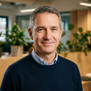 James Mitchell, dyrektor generalny w Piorun Kapitura, zdjęcie profilowe